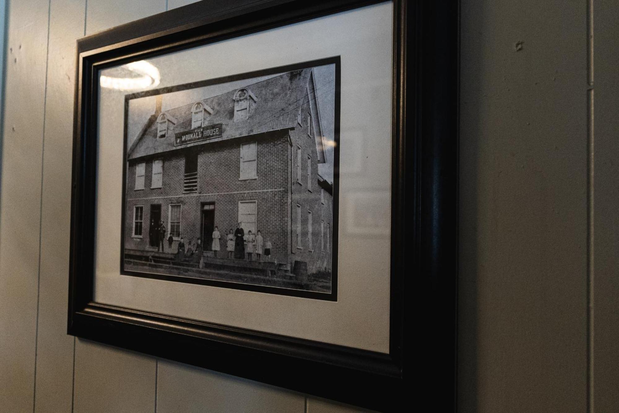 Atlantic Pub & Hotel Glen Robertson Exterior foto